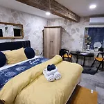 Stone Апартаменты *