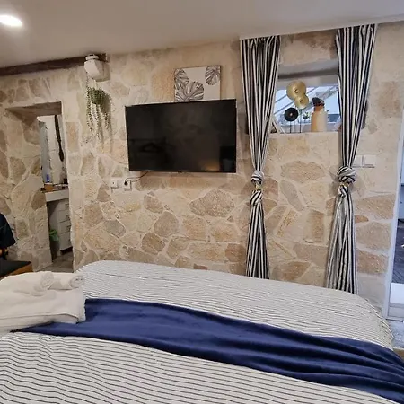Stone شقة