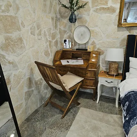 Stone Апартаменты *